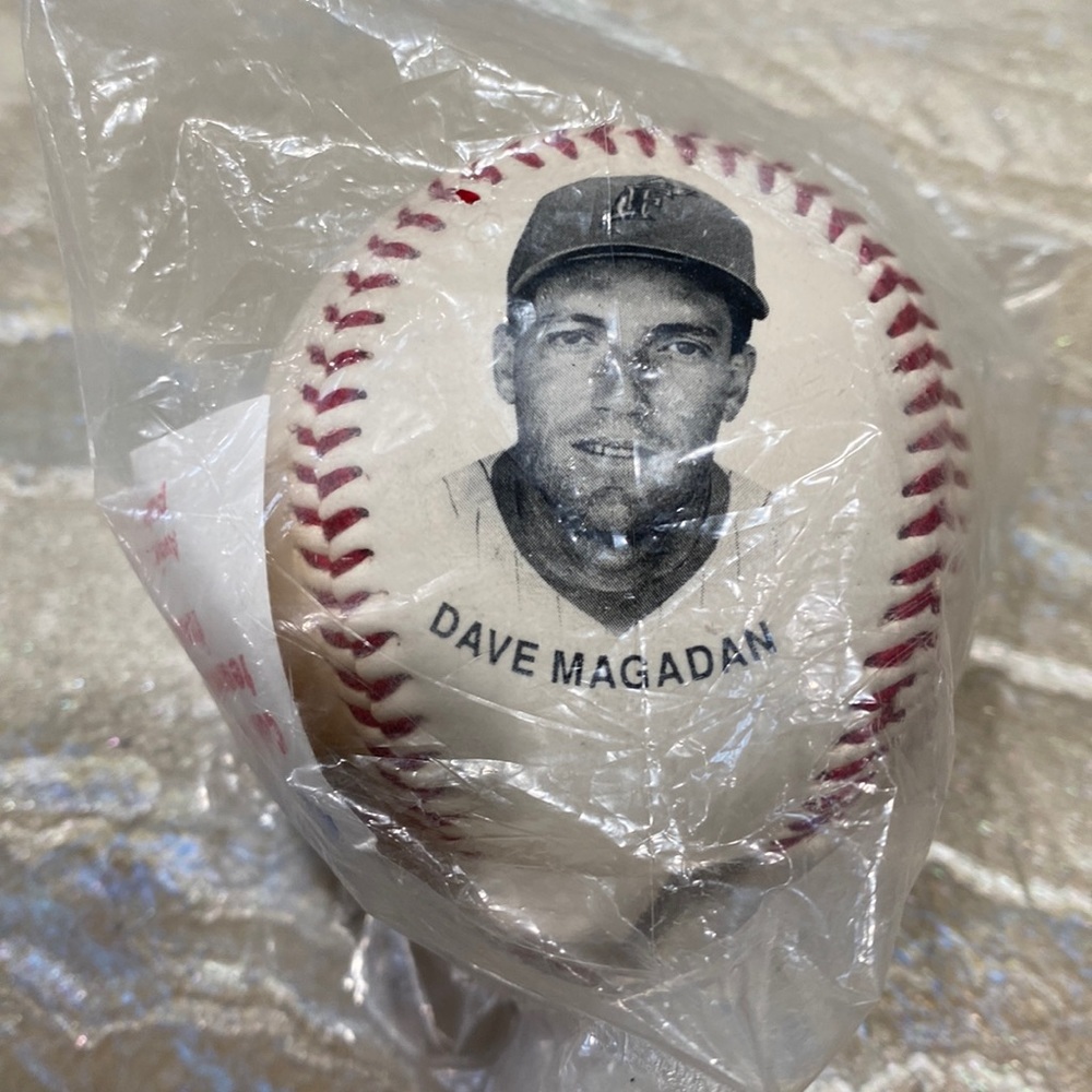 Florida Marlins 1993 Dave Magadan Chevron Souvenir baseball collectible ball